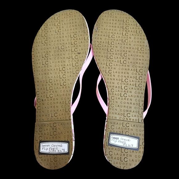 LAUREN CONRD Cute Pink & White Flamingo Flip flop Sandals. - Picture 9 of 11